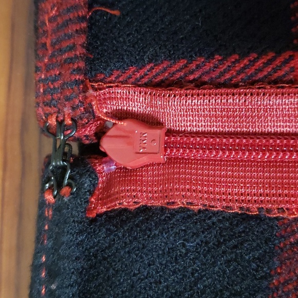 Vintage Venezia Jeans Black & Red Mini 100% Acrylic Skirt Women's Size 20 - Picture 10 of 10